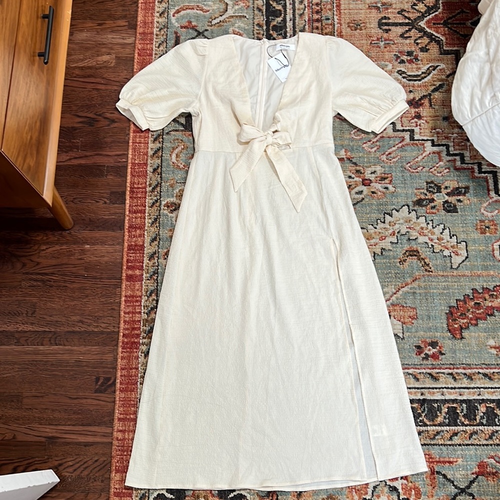 Puff sleeve white midi dress with slit